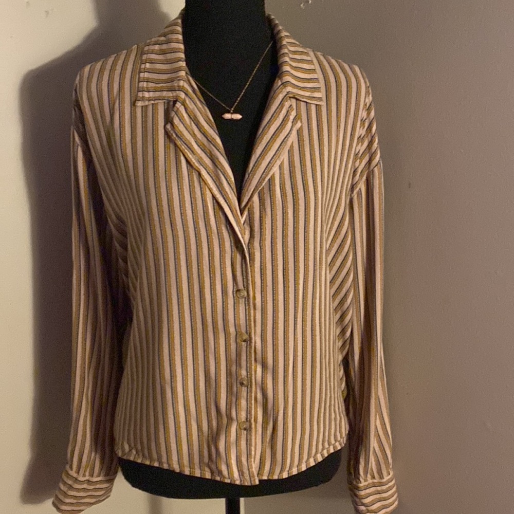 Davis Woven Button Down😍